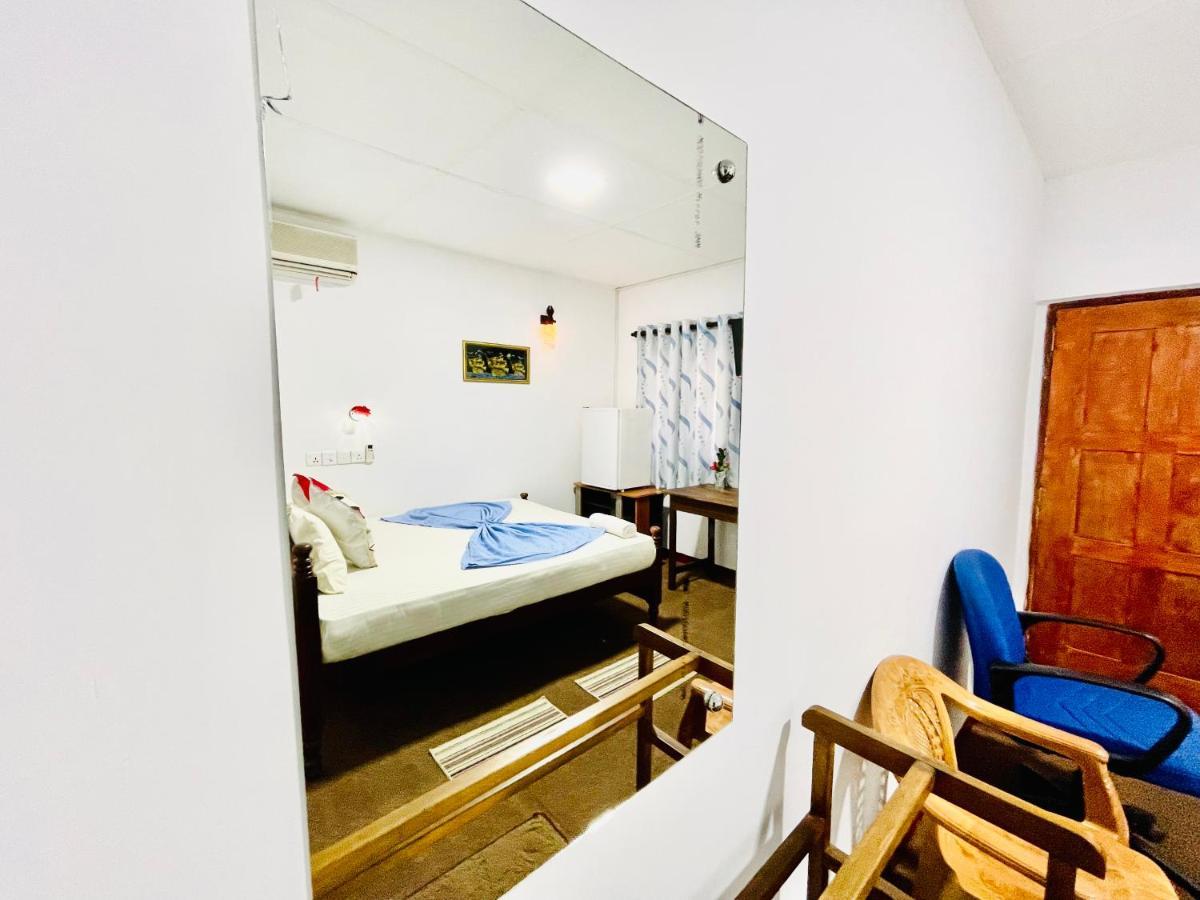 Nethusali Guest House Hikkaduwa Exterior photo