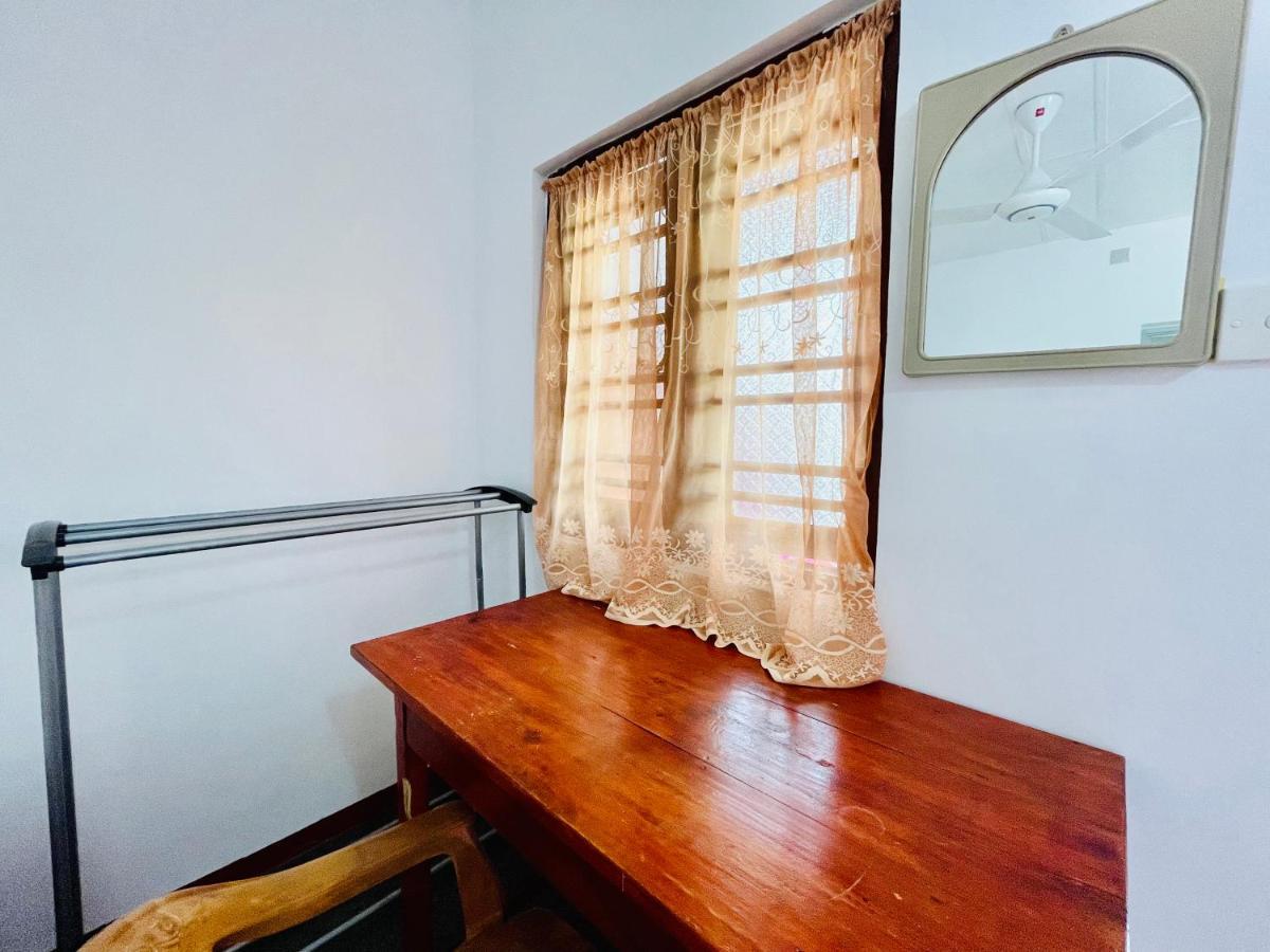 Nethusali Guest House Hikkaduwa Exterior photo